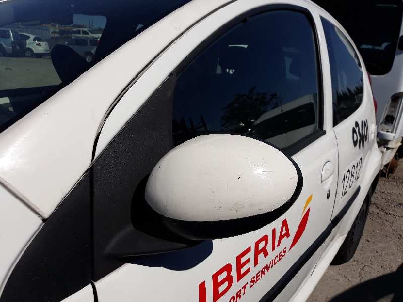 Recambio de retrovisor izquierdo para peugeot 107 urban   |   05.05 - 12.10 | 2005 - 2010 | 54 cv / 40 kw referencia OEM IAM 815