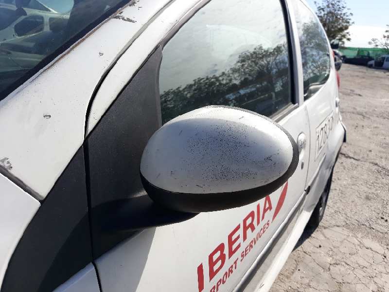 Recambio de retrovisor izquierdo para peugeot 107 urban   |   05.05 - 12.10 | 2005 - 2010 | 54 cv / 40 kw referencia OEM IAM 815