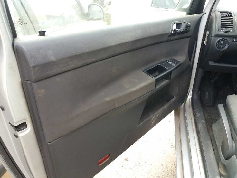 volkswagen polo (9n1) 1.2 12v   |   0.01 - ... | 2001 | 64 cv / 47 kw del año 2001