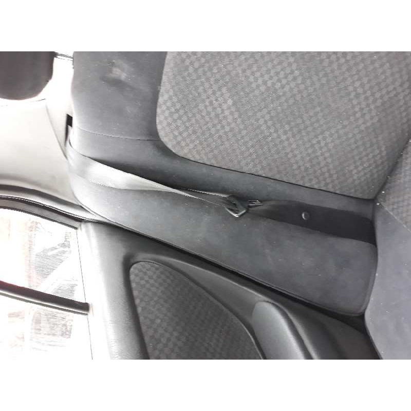 Recambio de cinturon seguridad trasero derecho para toyota avensis berlina (t 22) 1.6 16v   |   0.97 - ... | 1997 | 110 cv / 81 