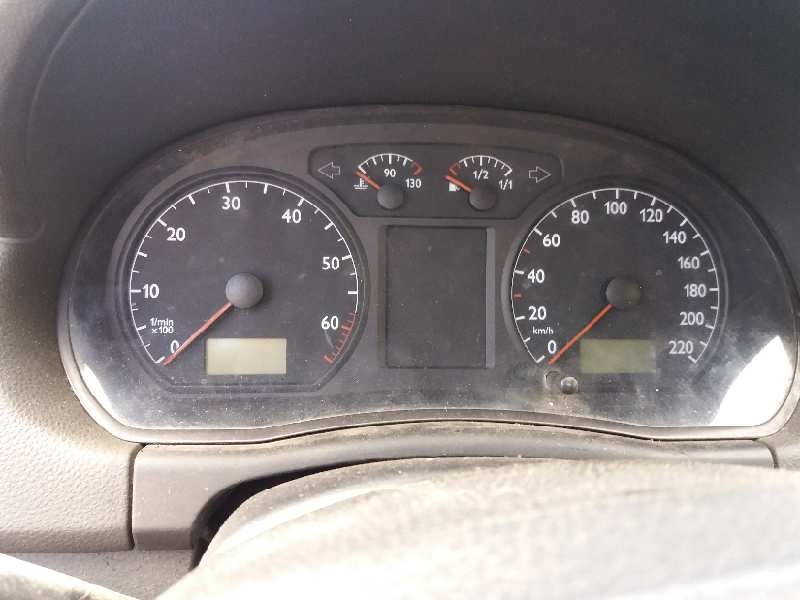 volkswagen polo (9n1) 1.2 12v   |   0.01 - ... | 2001 | 64 cv / 47 kw del año 2001