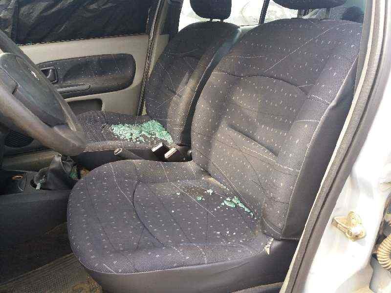 renault clio ii fase ii (b/cb0) 1.2   |   0.01 - ... | 2001 | 75 cv / 55 kw del año 2001