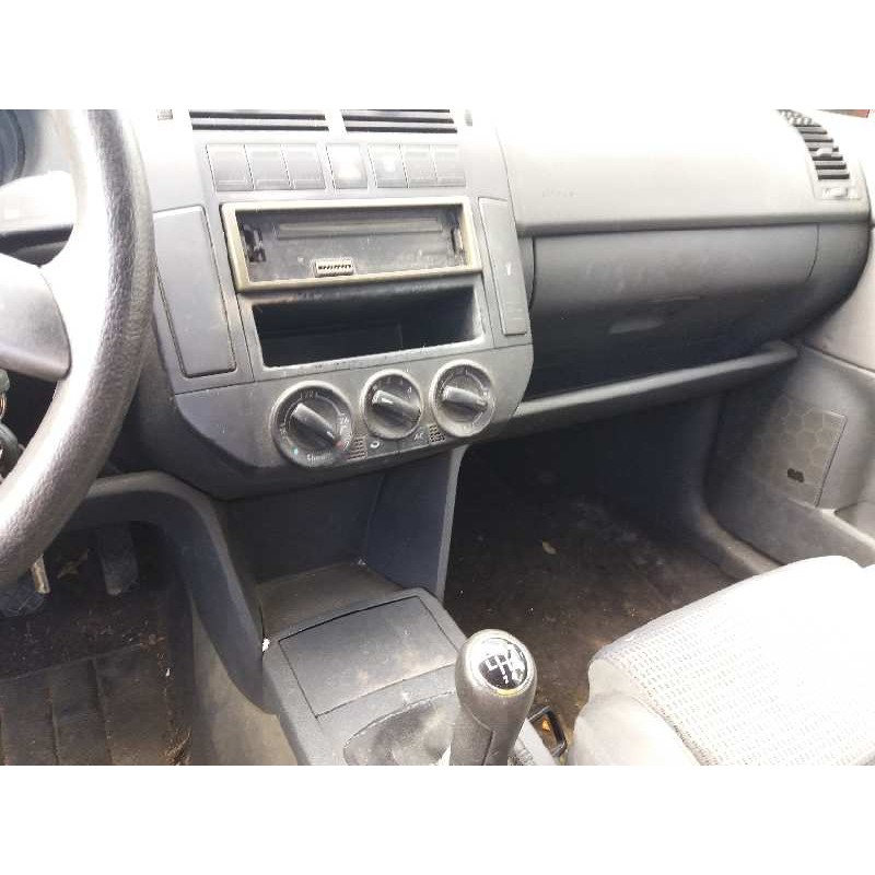 volkswagen polo (9n1) 1.2 12v   |   0.01 - ... | 2001 | 64 cv / 47 kw del año 2001