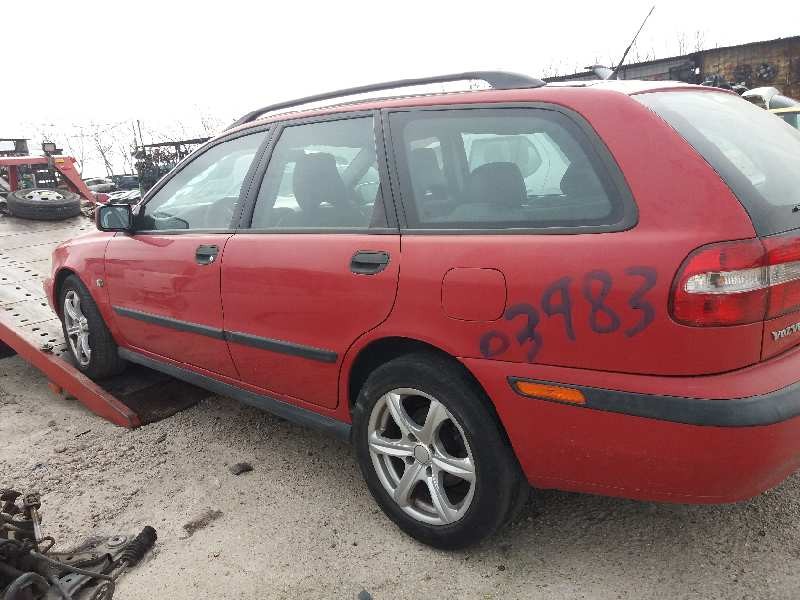 volvo v40 familiar 1.9 d+ (85kw)   |   04.00 - 12.05 | 2000 - 2005 | 116 cv / 85 kw del año 2000