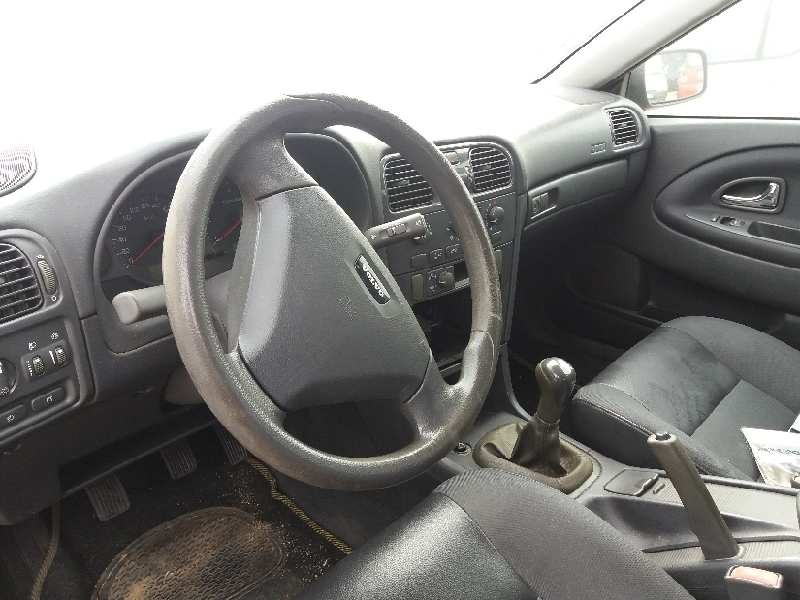 volvo v40 familiar 1.9 d+ (85kw)   |   04.00 - 12.05 | 2000 - 2005 | 116 cv / 85 kw del año 2000