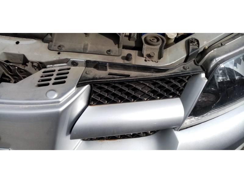 Recambio de rejilla delantera para mitsubishi outlander (cu0w) 2.0 cat   |   0.03 - 0.06 | 2003 - 2006 | 136 cv / 100 kw referen