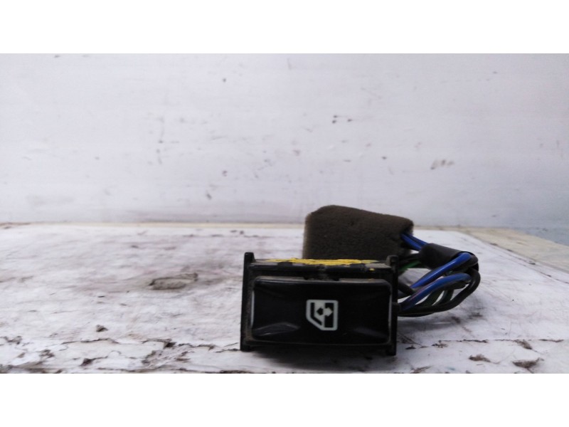 Recambio de mando elevalunas trasero derecho para ssangyong musso    |   0.96 - 0.01 | 1996 - 2001 referencia OEM IAM   