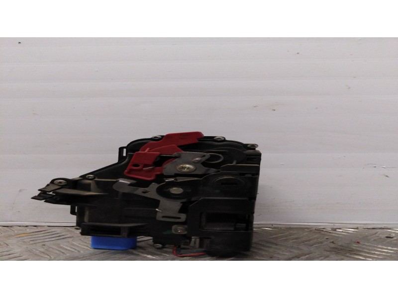 Recambio de cerradura puerta trasera derecha para volkswagen touran (1t1)    |   0.03 - 0.06 | 2003 - 2006 referencia OEM IAM 7L