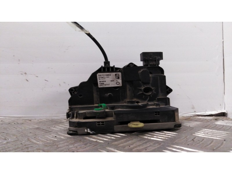 Recambio de cerradura puerta delantera izquierda para fiat grande punto (199)    |   0.05 - ... | 2005 referencia OEM IAM 557019