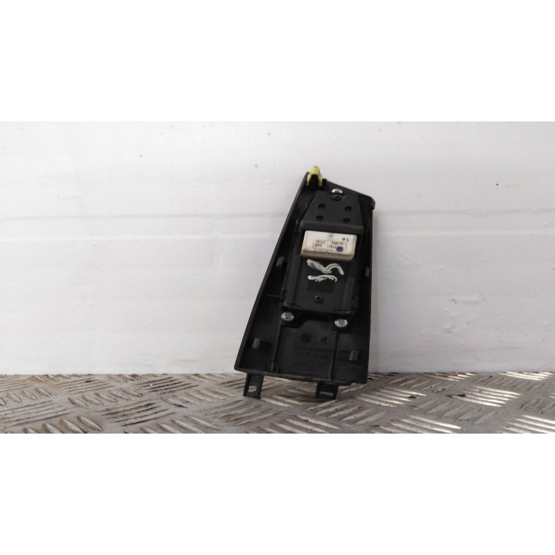 Recambio de mando elevalunas delantero izquierdo para toyota corolla (e12)    |   0.02 - 0.07 | 2002 - 2007 referencia OEM IAM  