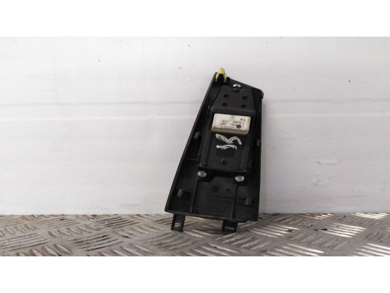 Recambio de mando elevalunas delantero izquierdo para toyota corolla (e12)    |   0.02 - 0.07 | 2002 - 2007 referencia OEM IAM  