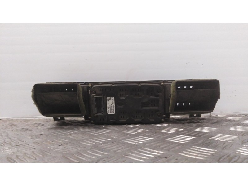 Recambio de pantalla multifuncion para opel vectra c berlina    |   0.02 - 0.05 | 2002 - 2005 referencia OEM IAM 13132282 500205