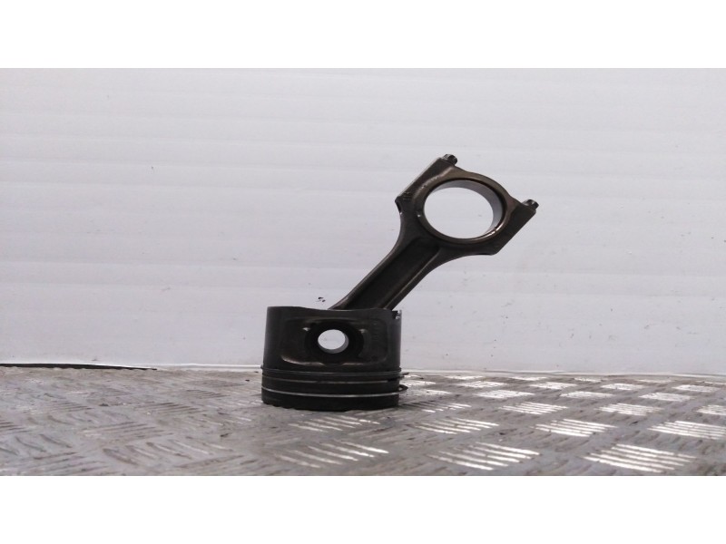 Recambio de piston para bmw serie 3 berlina (e90) 320d   |   09.07 - 12.10 | 2007 - 2010 | 177 cv / 130 kw referencia OEM IAM 08