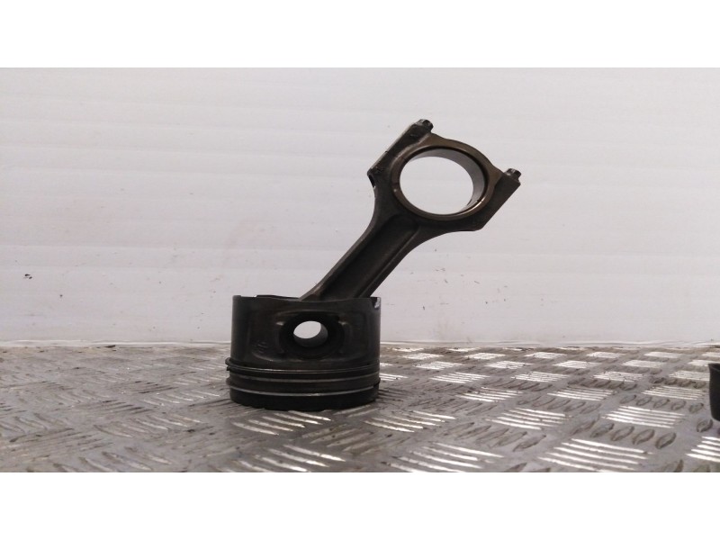 Recambio de piston para bmw serie 3 berlina (e90) 320d   |   09.07 - 12.10 | 2007 - 2010 | 177 cv / 130 kw referencia OEM IAM 08