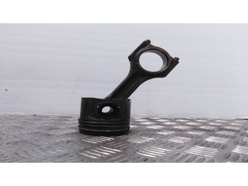 Recambio de piston para bmw serie 3 berlina (e90) 320d   |   09.07 - 12.10 | 2007 - 2010 | 177 cv / 130 kw referencia OEM IAM 08