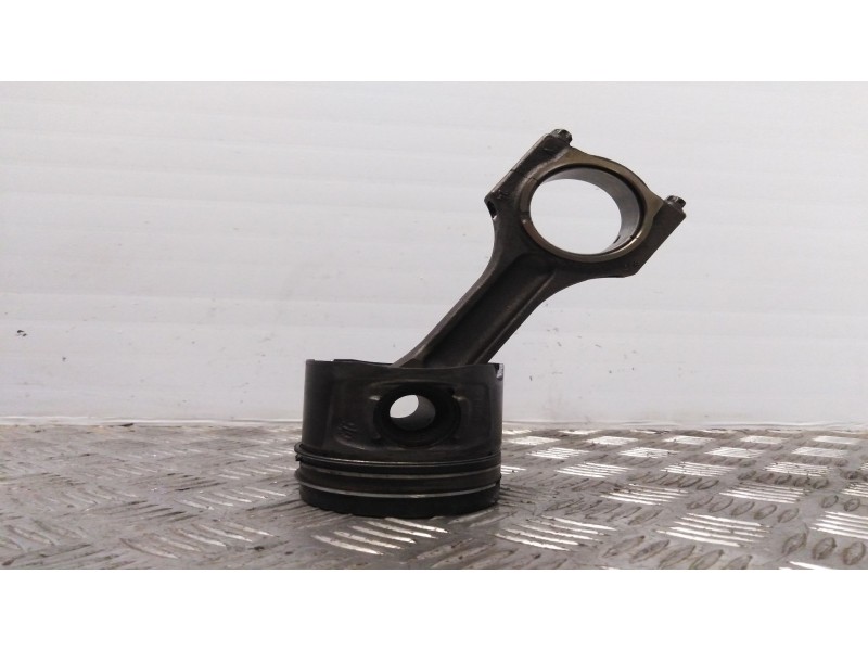 Recambio de piston para bmw serie 3 berlina (e90) 320d   |   09.07 - 12.10 | 2007 - 2010 | 177 cv / 130 kw referencia OEM IAM 08
