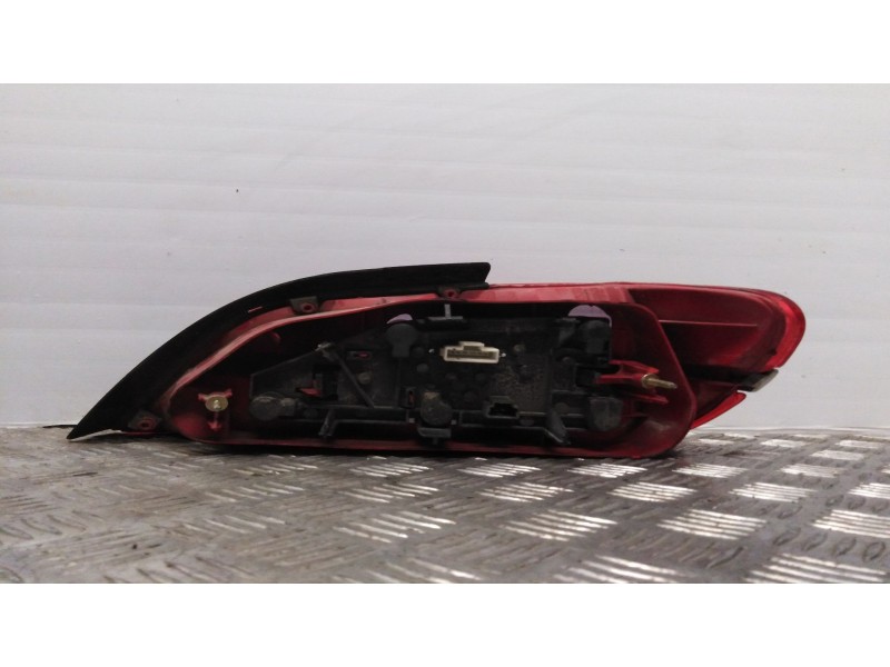 Recambio de piloto trasero izquierdo para peugeot 406 berlina (s1/s2) 2.0 hdi   |   ... | 0 - 2005 | 109 cv / 80 kw referencia O