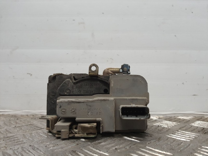Recambio de cerradura puerta delantera derecha para peugeot partner (s1) 1.9 diesel   |   0.96 - ... | 1996 | 69 cv / 51 kw refe