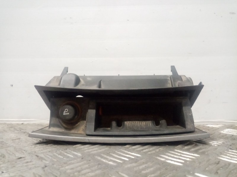 Recambio de cenicero para peugeot 407 st confort   |   05.04 - 12.07 | 2004 - 2007 | 136 cv / 100 kw referencia OEM IAM 96445621