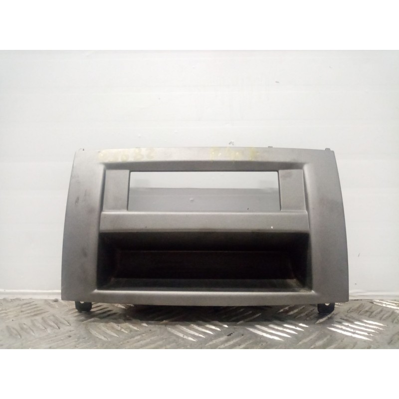 Recambio de mascara central de salpicadero para peugeot 407 st confort   |   05.04 - 12.07 | 2004 - 2007 | 136 cv / 100 kw refer