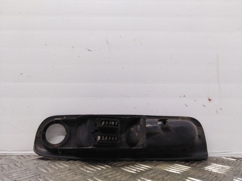 Recambio de mando elevalunas delantero izquierdo para renault twingo (co6)    |   0.93 - 0.07 | 1993 - 2007 referencia OEM IAM  