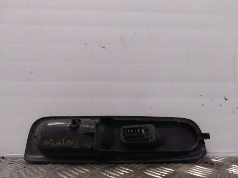 Recambio de mando elevalunas delantero derecho para renault twingo (co6)    |   0.93 - 0.07 | 1993 - 2007 referencia OEM IAM   