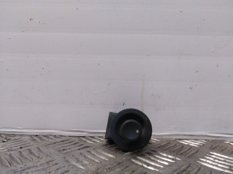 Recambio de mando retrovisor para renault twingo (co6)    |   0.93 - 0.07 | 1993 - 2007 referencia OEM IAM 7700840861D  