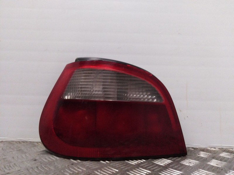 Recambio de piloto trasero izquierdo para renault megane i classic (la0)    |   0.96 - 0.01 | 1996 - 2001 referencia OEM IAM   