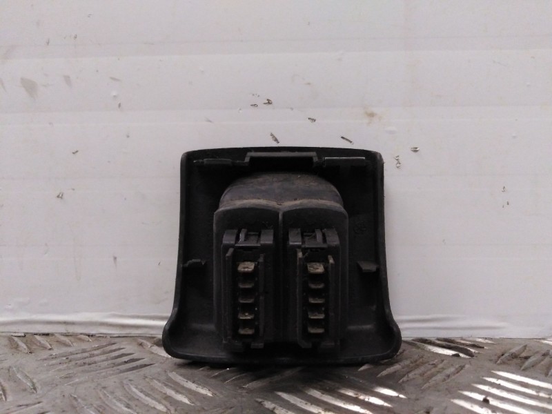Recambio de mando elevalunas delantero izquierdo para renault megane i classic (la0)    |   0.96 - 0.01 | 1996 - 2001 referencia