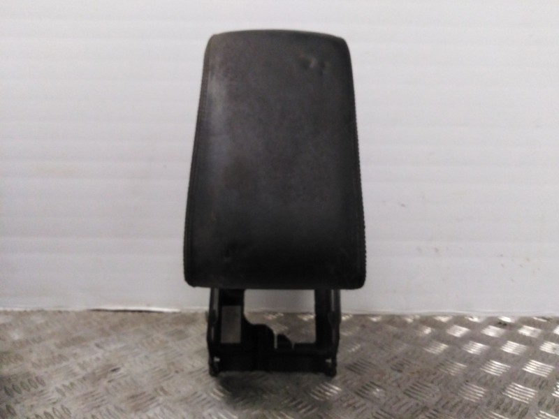 Recambio de apoyabrazos central para volkswagen passat variant (3b6) highline   |   10.00 - 12.05 | 2000 - 2005 | 131 cv / 96 kw