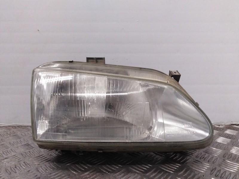 Recambio de faro derecho para renault megane i berlina hatchback (ba0) 1.4   |   0.95 - 0.99 | 1995 - 1999 | 75 cv / 55 kw refer
