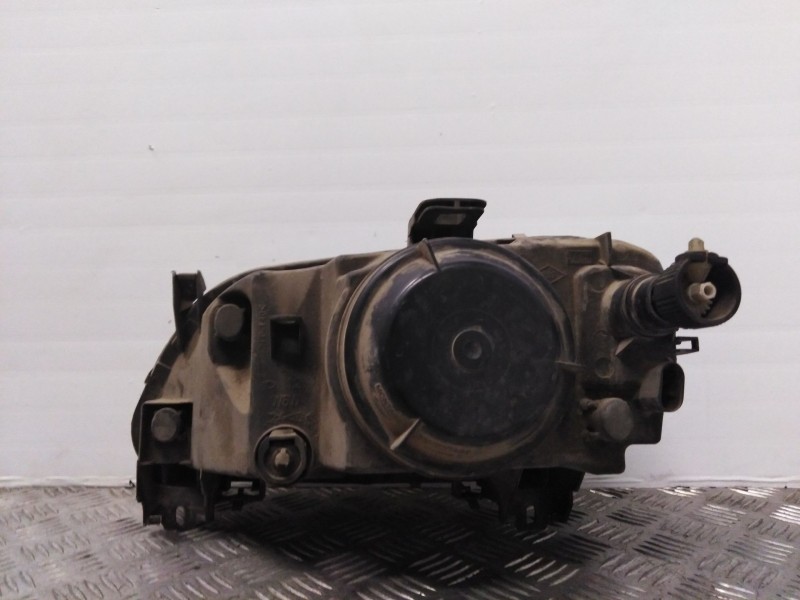 Recambio de faro derecho para renault megane i berlina hatchback (ba0) 1.4   |   0.95 - 0.99 | 1995 - 1999 | 75 cv / 55 kw refer