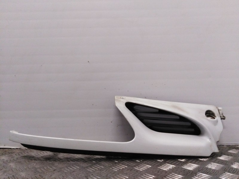 Recambio de rejilla delantera derecha para renault megane i berlina hatchback (ba0) 1.4   |   0.95 - 0.99 | 1995 - 1999 | 75 cv 