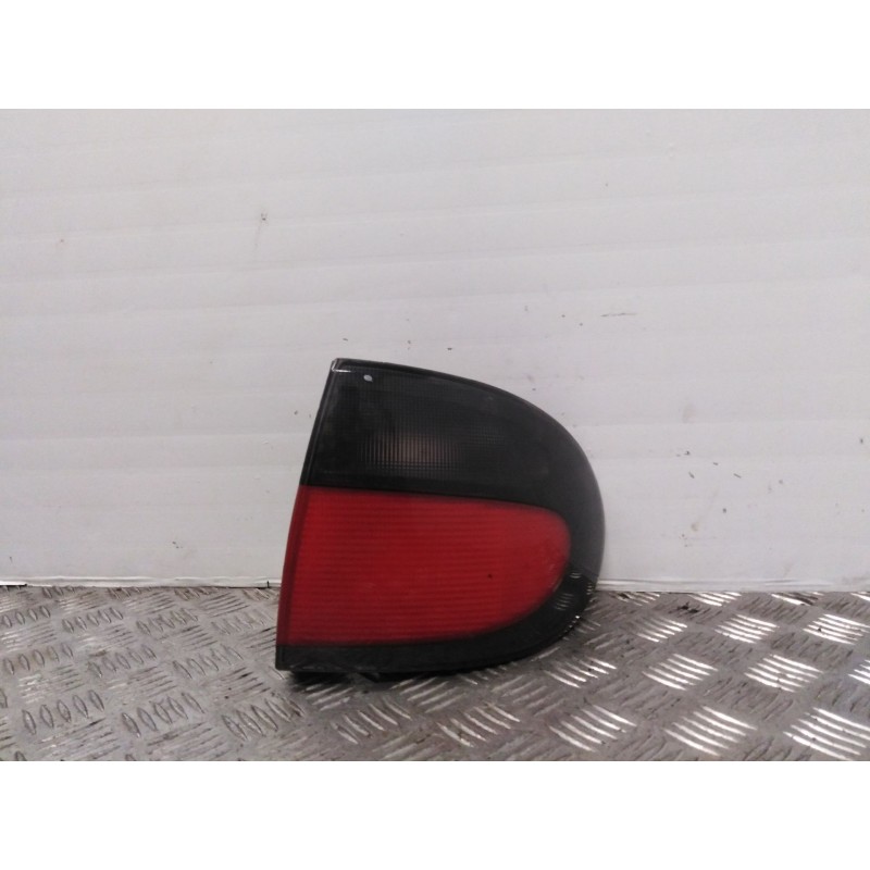 Recambio de piloto trasero derecho para renault megane i berlina hatchback (ba0) 1.6   |   0.95 - ... | 1995 | 90 cv / 66 kw ref