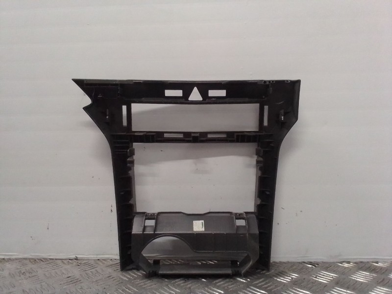 Recambio de mascara central de salpicadero para opel astra h ber.    |   0.06 - ... | 2006 referencia OEM IAM 331985437  