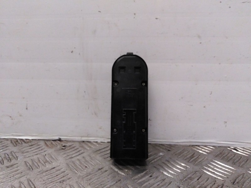 Recambio de mando elevalunas delantero izquierdo para opel zafira b    |   0.05 - ... | 2005 referencia OEM IAM 13228706  