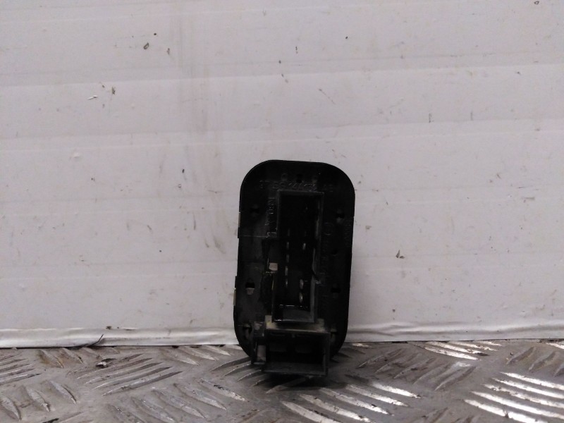 Recambio de mando elevalunas delantero izquierdo para ford mondeo berlina (gd)    |   0.97 - 0.01 | 1997 - 2001 referencia OEM I