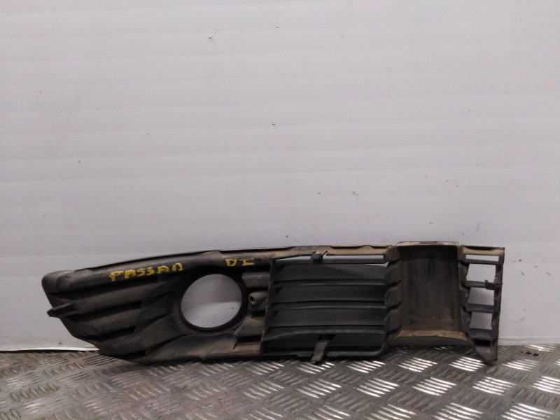 Recambio de rejilla paragolpes izquierda para volkswagen passat berlina (3b3) referencia OEM IAM 3B0853665L  