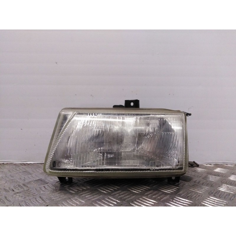 Recambio de faro izquierdo para seat ibiza (6k) referencia OEM IAM 67735475  