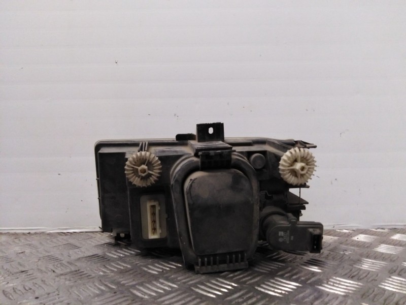 Recambio de faro derecho para seat ibiza (6k) referencia OEM IAM 6K0941016 67735485 