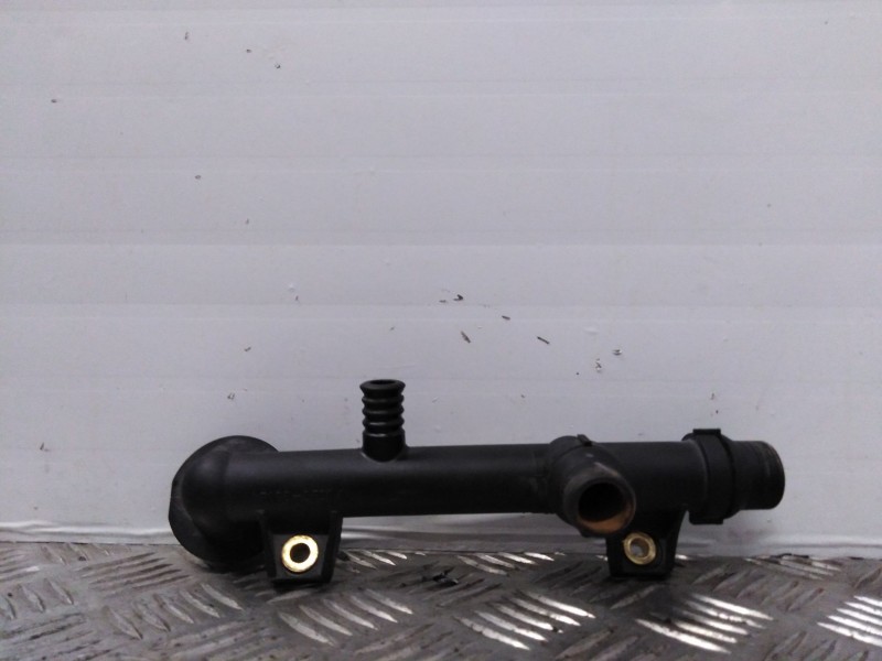 Recambio de tuberia refrigeracion para bmw serie 3 berlina (e46) 316i referencia OEM IAM 266388624  