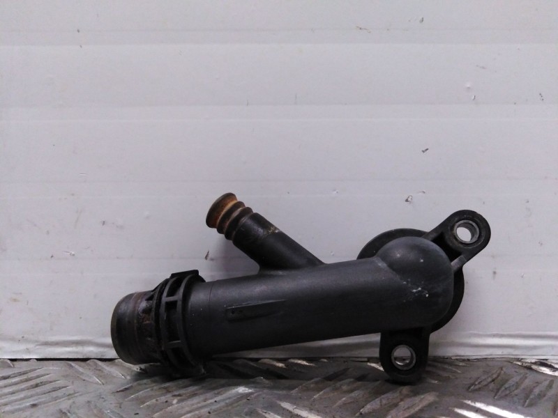 Recambio de brida de refrigerante para bmw serie 3 berlina (e46) 316i referencia OEM IAM 11531708808  