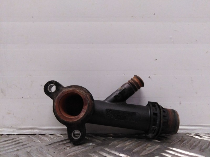 Recambio de brida de refrigerante para bmw serie 3 berlina (e46) 316i referencia OEM IAM 11531708808  
