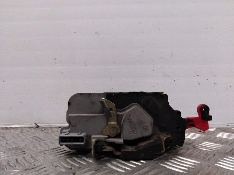 Recambio de cerradura puerta trasera izquierda para citroen xsara break referencia OEM IAM   