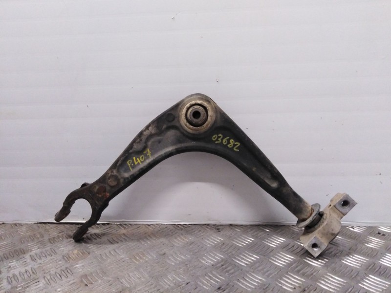 Recambio de brazo suspension inferior delantero izquierdo para peugeot 407 st confort referencia OEM IAM   