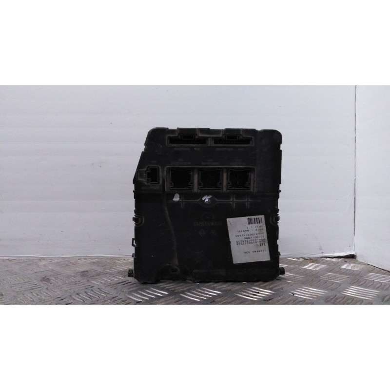 Recambio de uch para renault trafic caja cerrada (ab 4.01) referencia OEM IAM 8200412548  