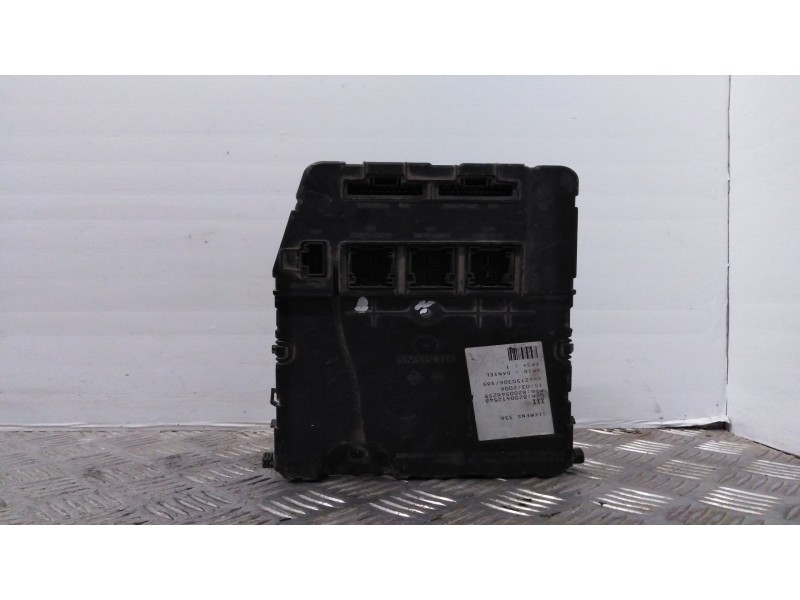 Recambio de uch para renault trafic caja cerrada (ab 4.01) referencia OEM IAM 8200412548  