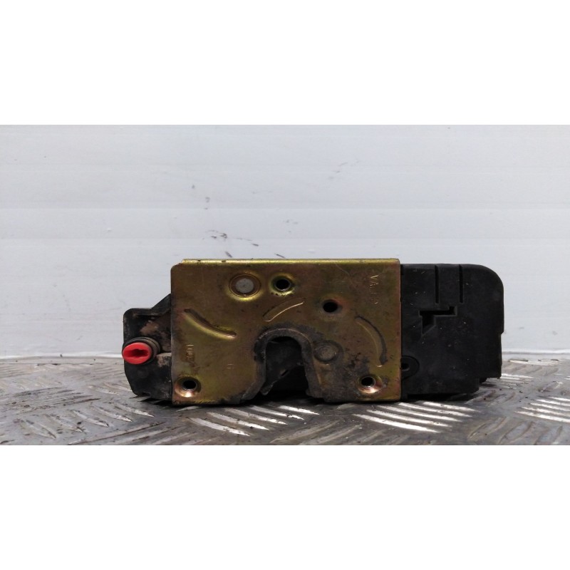 Recambio de cerradura puerta trasera izquierda para peugeot 206 berlina referencia OEM IAM   
