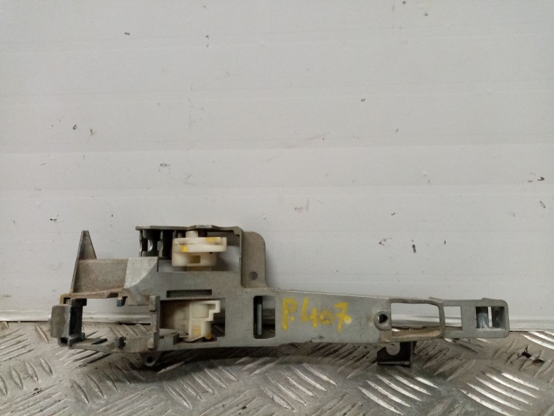 Recambio de soporte maneta exterior delantera derecha para peugeot 407 referencia OEM IAM 9653401580  
