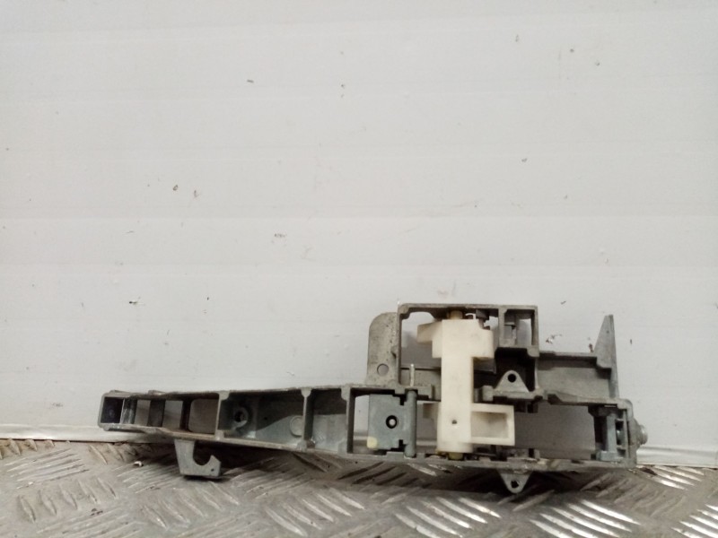 Recambio de soporte maneta exterior delantera derecha para peugeot 407 referencia OEM IAM 9653401580  